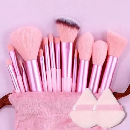 Professional Makeup Brush Set – Crafted with soft, fluffy bristles for smooth blending of foundation, powder, eyeshadow, and kabuki techniques, this essential beauty tool elevates your makeup routine.