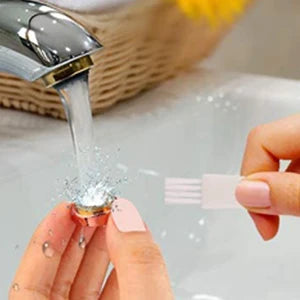 Portable Facial Hair Remover for Women – This mini electric razor combines the precision of a shaver with the efficiency of an epilator. It’s expertly designed to tackle unwanted hair on the lips, chin, armpits, and even
